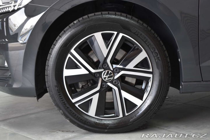 Volkswagen Touran 1.5 TSI DSG*TAŽNÉ*7.MÍST* 2024