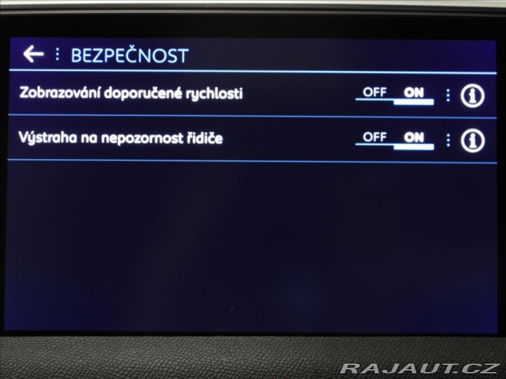 Peugeot 3008 1,6 HDi 120k. 6AT 1.majit 2017
