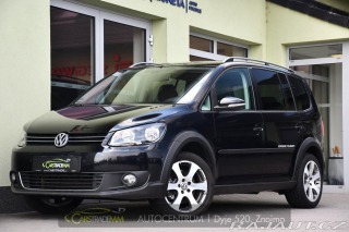 Volkswagen Touran 2.0TDi CROSS NAVI VÝHŘEV
