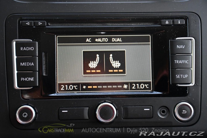 Volkswagen Touran 2.0TDi CROSS NAVI VÝHŘEV 2012