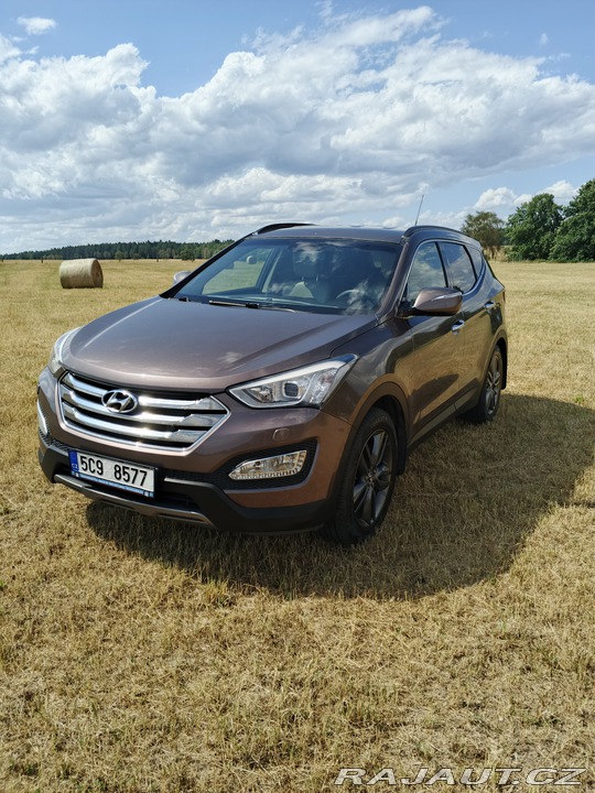 Hyundai Santa Fe SUV 2013