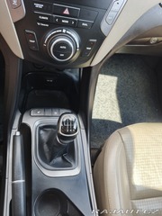 Hyundai Santa Fe SUV 2013