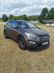Hyundai Santa Fe SUV 2013