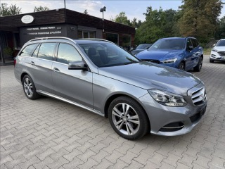 Mercedes-Benz E E 300de Hybrid Vzduch