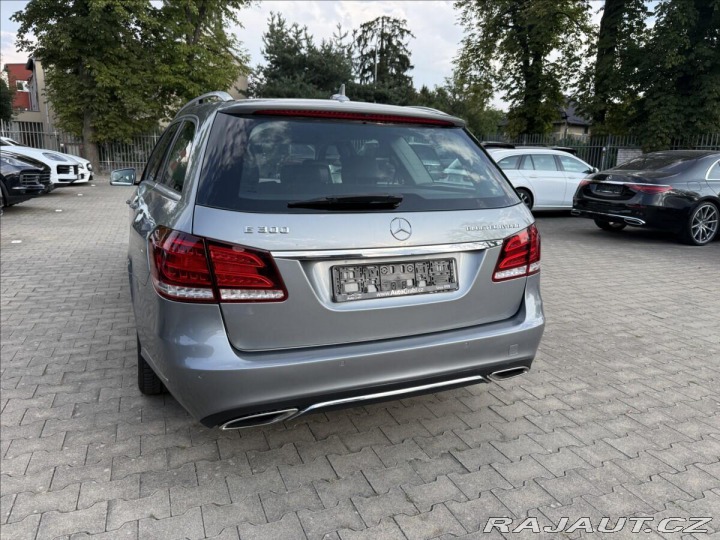Mercedes-Benz E E 300de Hybrid Vzduch 2014