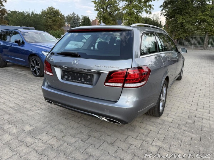 Mercedes-Benz E E 300de Hybrid Vzduch 2014