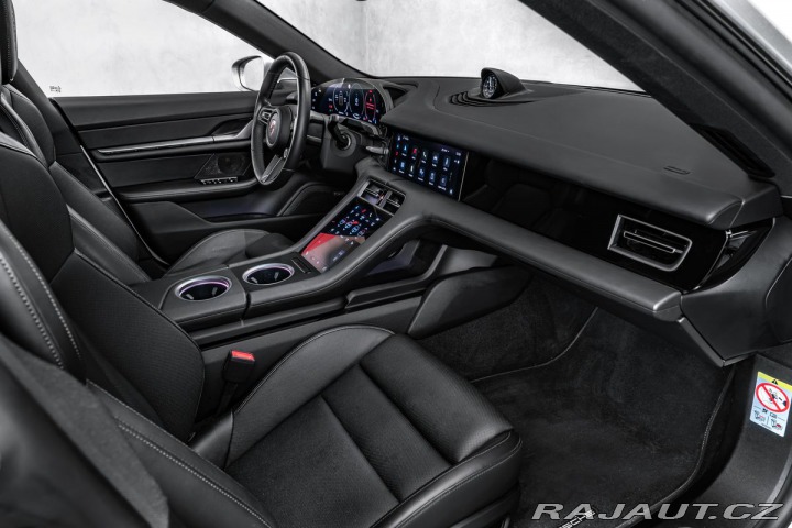 Porsche Taycan 4 Sport Chrono Pano 2025