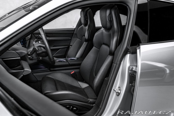 Porsche Taycan 4 Sport Chrono Pano 2025