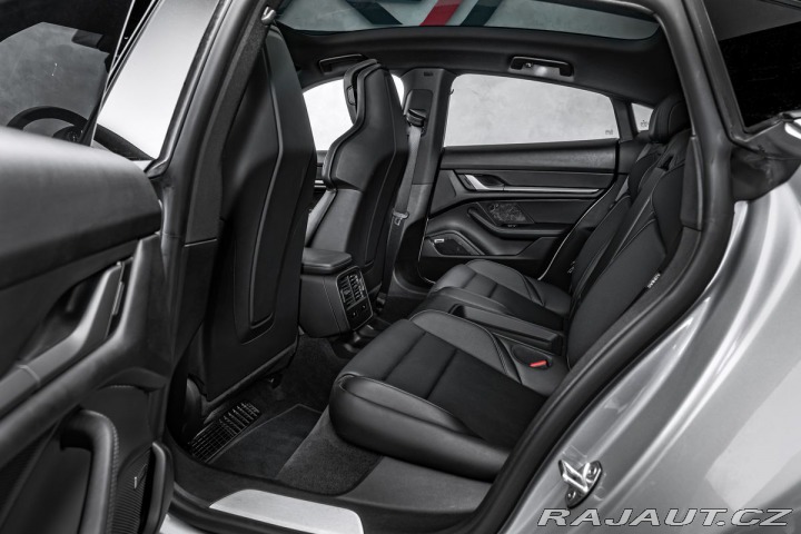 Porsche Taycan 4 Sport Chrono Pano 2025