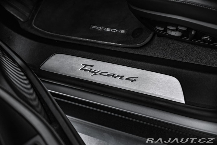 Porsche Taycan 4 Sport Chrono Pano 2025