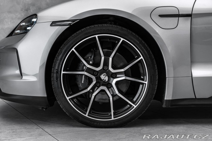 Porsche Taycan 4 Sport Chrono Pano 2025