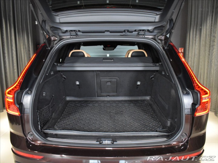Volvo XC60 2,0 D4 AWD Momentum Tažné 2018