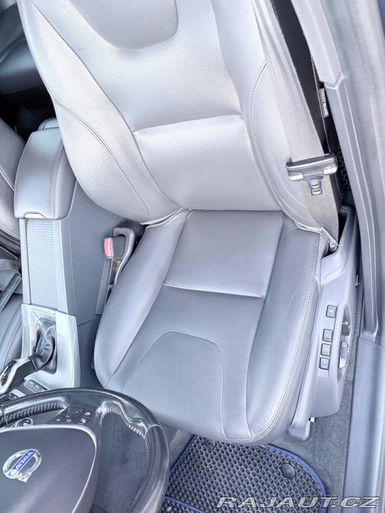 Volvo V60 2,4 D6 Plug-in Hybrid 2015