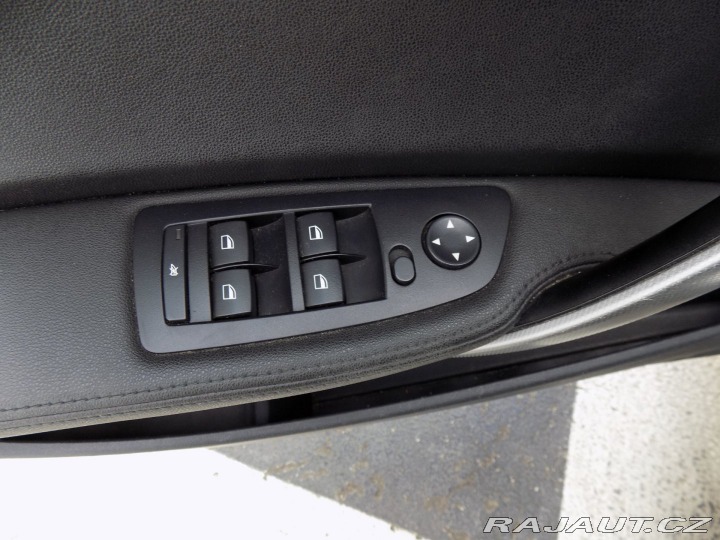 BMW 1 130i/M-Paket/NAVI/Bi-xeno 2006