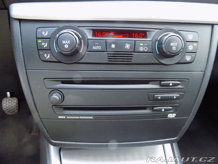 BMW 1 130i/M-Paket/NAVI/Bi-xeno 2006