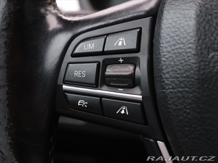 BMW 5 3,0 530d x Drive Tažné Kl 2011
