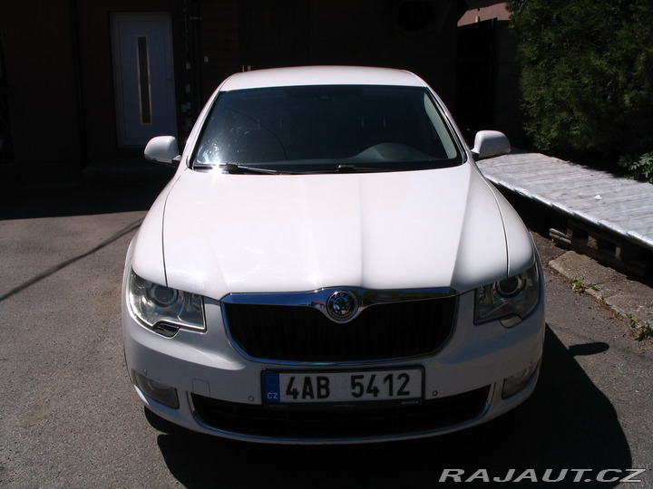 Škoda Superb sedan 2012