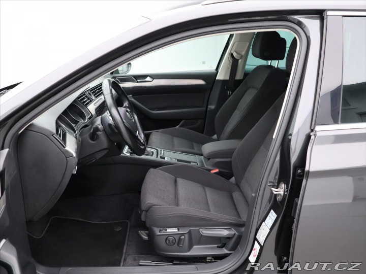 Volkswagen Passat 2,0 TDI 110kW DSG LED 1.M 2018