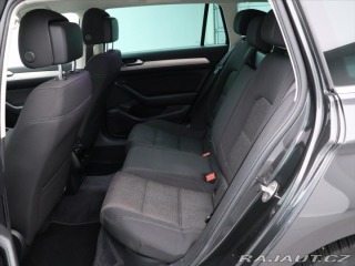 Volkswagen Passat 2,0 TDI 110kW DSG LED 1.M 2018