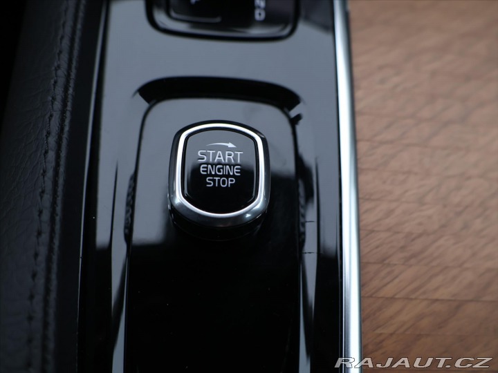 Volvo XC90 2,0 B5 173kW AWD LED CZ K 2022