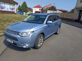 Mitsubishi Outlander 2,0   PHEV 4×4 – plug-in