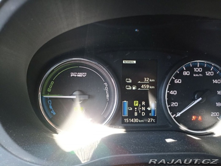 Mitsubishi Outlander 2,0 PHEV 4×4 – plug-in 2014