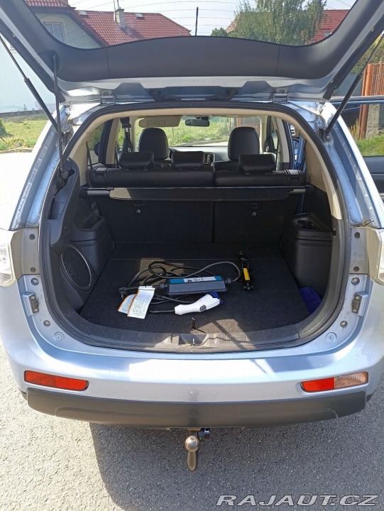 Mitsubishi Outlander 2,0 PHEV 4×4 – plug-in 2014