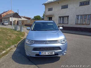 Mitsubishi Outlander 2,0   PHEV 4×4 – plug-in 2014