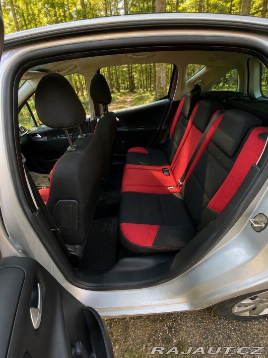 Peugeot 207 1,4 panorama – pouze 10 2009