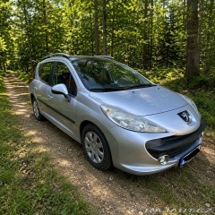 Peugeot 207 1,4 panorama – pouze 10 2009