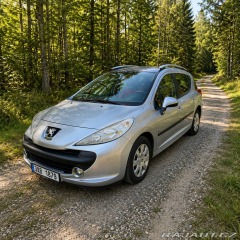 Peugeot 207 1,4 panorama – pouze 10 2009