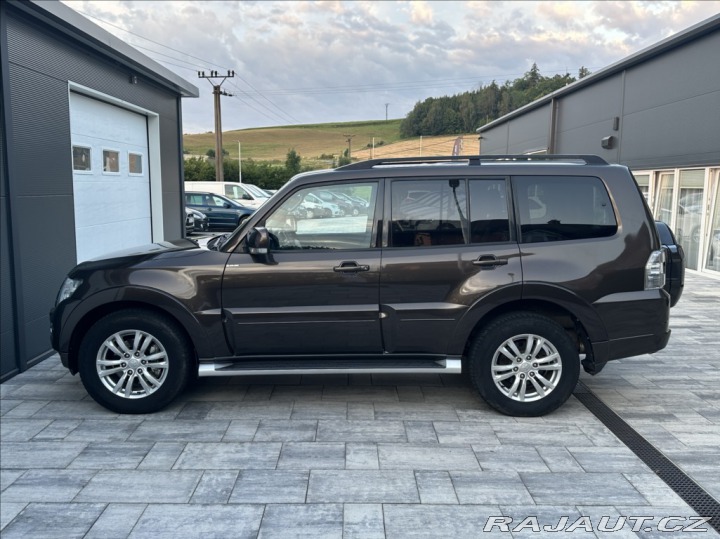 Mitsubishi Pajero 3,2 DI-D 190PS  Instyle-7 2018