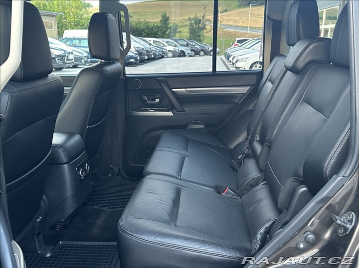 Mitsubishi Pajero 3,2 DI-D 190PS  Instyle-7 2018