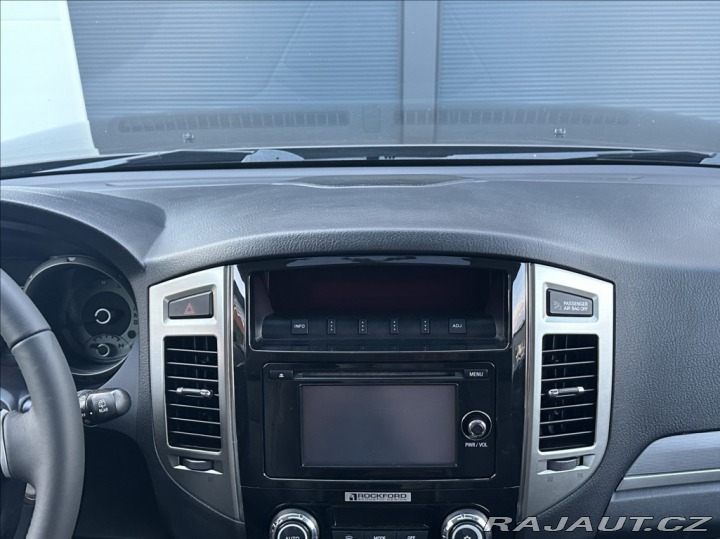 Mitsubishi Pajero 3,2 DI-D 190PS  Instyle-7 2018
