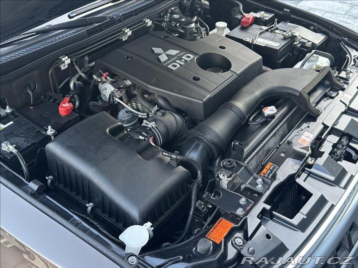 Mitsubishi Pajero 3,2 DI-D 190PS  Instyle-7 2018