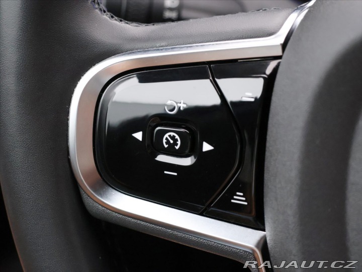 Volvo XC90 2,0 B5 173kW AWD Plus Bri 2024