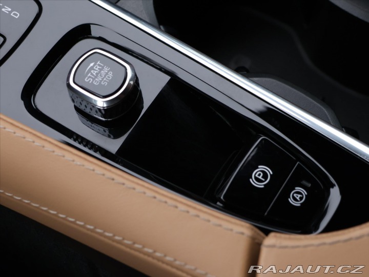 Volvo XC90 2,0 B5 173kW AWD Plus Bri 2024