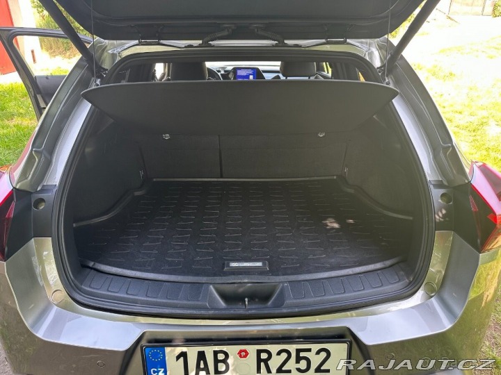 Lexus Ostatní modely UX 250h 2,0 hybrid .E-CVT 2024