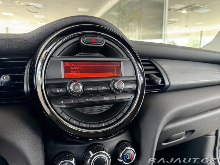 Mini Cooper 1,5T 100kW*VyhřívanáSedad 2016