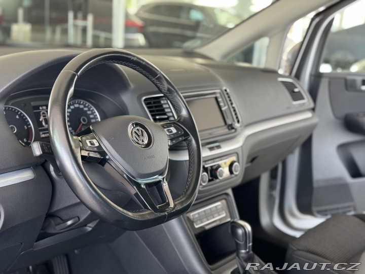 Volkswagen Sharan 2,0TDI 110kW*DSG*Tažné*DP 2017
