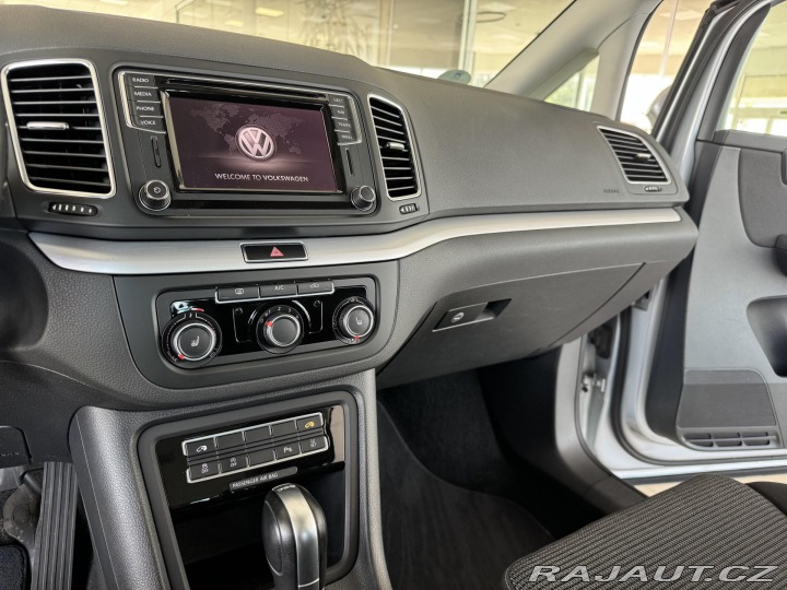 Volkswagen Sharan 2,0TDI 110kW*DSG*Tažné*DP 2017