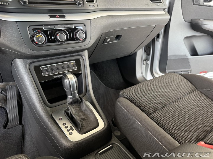 Volkswagen Sharan 2,0TDI 110kW*DSG*Tažné*DP 2017