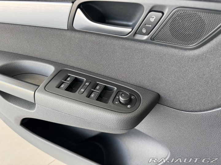 Volkswagen Sharan 2,0TDI 110kW*DSG*Tažné*DP 2017