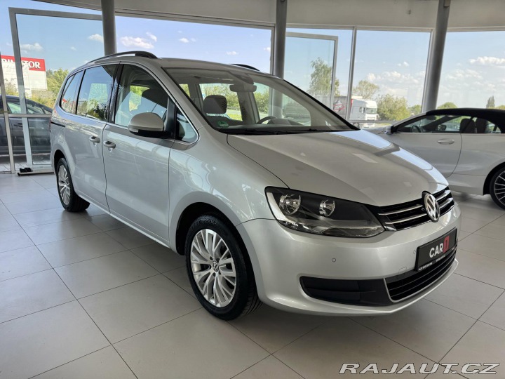 Volkswagen Sharan 2,0TDI 110kW*DSG*Tažné*DP 2017