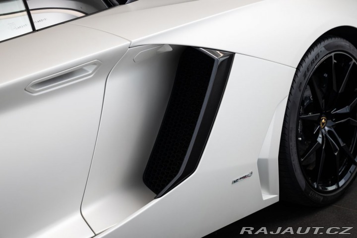 Lamborghini Aventador 2014