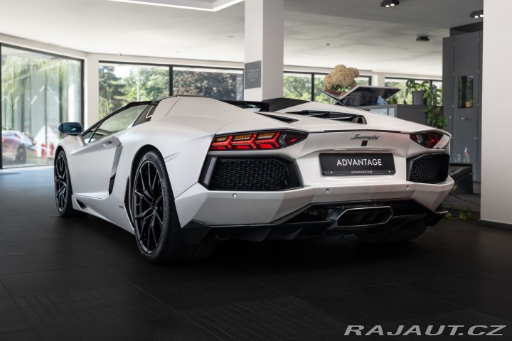 Lamborghini Aventador 2014
