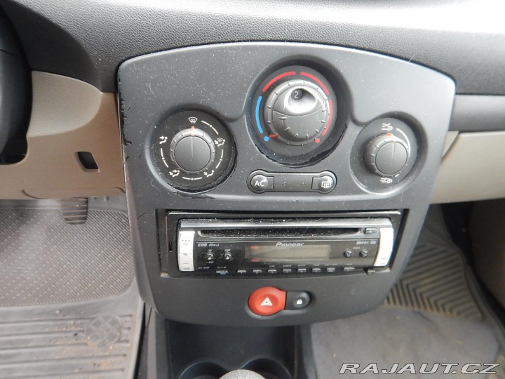 Renault Clio 1.4i, 72 kW, KLIMA 2006