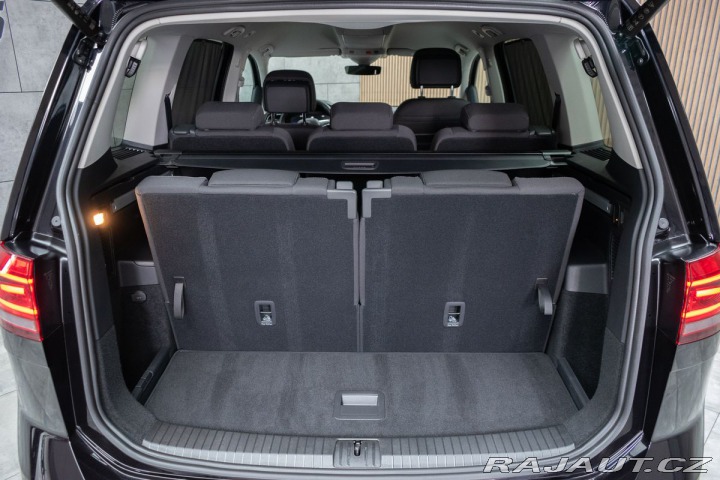 Volkswagen Touran 2.0TDI DSG*TAŽNÉ*7.MÍST*Č 2024