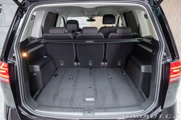 Volkswagen Touran 2.0TDI DSG*TAŽNÉ*7.MÍST*Č 2024