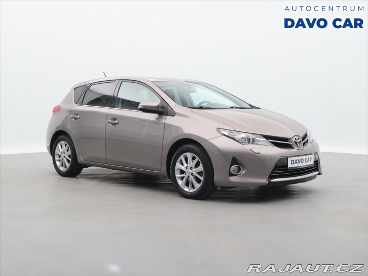 Toyota Auris 1,6 97kW CZ Style Valvema 2013